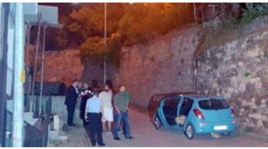 Otomobil İ&ccedil;erisinde Battaniyeye Sarılı Ceset Bulundu