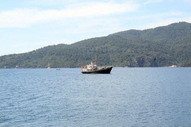 Marmaris’te Hayalet Teknelerin Sırrı Çözülmeyi Bekliyor