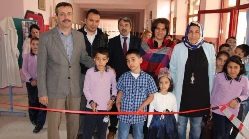 9 Yaşında Ebru Sergisi A&ccedil;tılar