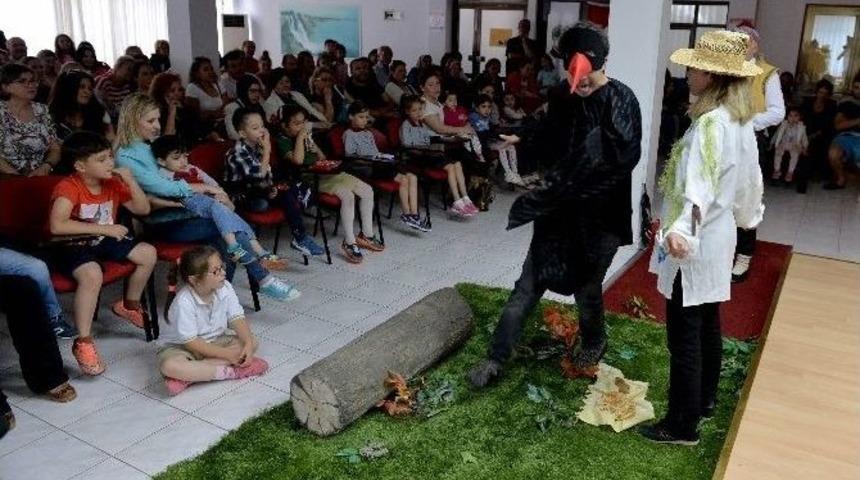 Down Sendromlu &Ccedil;ocuklardan Tiyatro G&ouml;sterisi