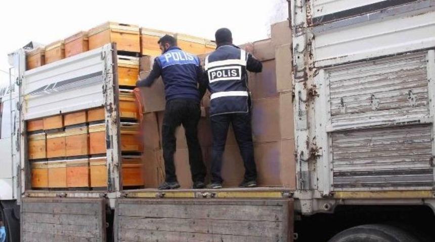 Erzincan&rsquo;da 99 Bin 500 Paket Ka&ccedil;ak Sigara Ele Ge&ccedil;irildi