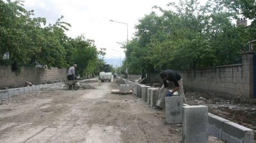 Kaldırım &Ccedil;alışmaları Devam Ediyor