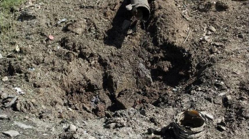 Hakkari&rsquo;deki Patlamanın Şiddeti G&uuml;n Ağarınca Ortaya &Ccedil;ıktı