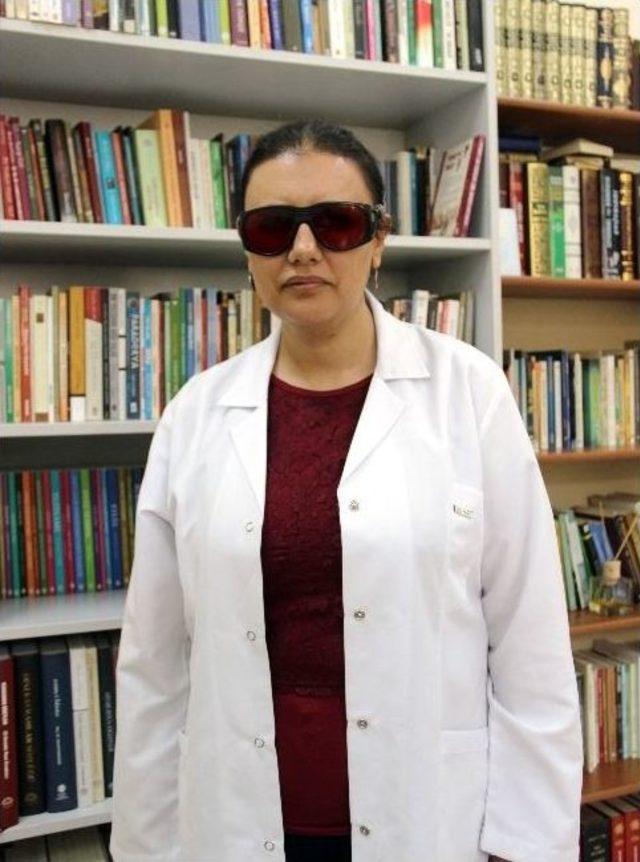 Görme Engelli Memur Çalıştığı Okulun Kütüphanesine Kitap Bekliyor 1