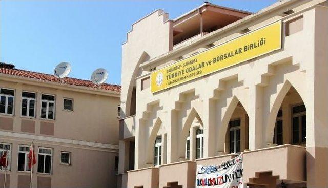 Görme Engelli Memur Çalıştığı Okulun Kütüphanesine Kitap Bekliyor 3