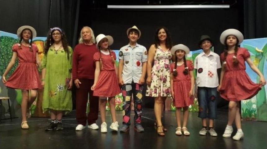 Urlalı Miniklerin &ldquo;dans Eden Eşek&rdquo; Keyfi