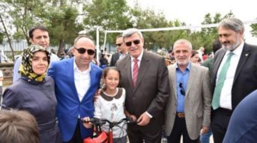 Kartepeli &Ccedil;ocuklar Bisikletleriyle Buluştu