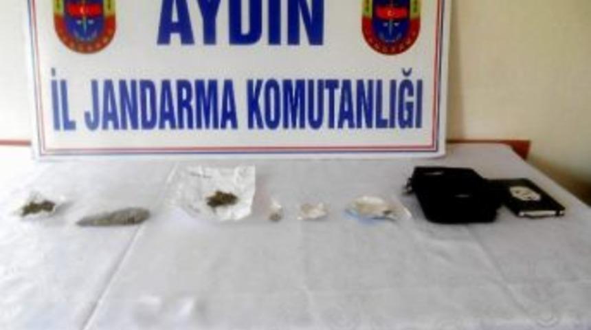 &Uuml;zerinde Uyuşturucu Taşıyan Yolcu G&ouml;zaltına Alındı