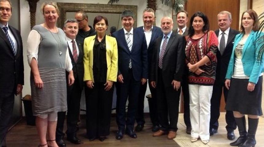 Başkan T&uuml;rel&rsquo;den Almanya&rsquo;da Antalya Tanıtımı