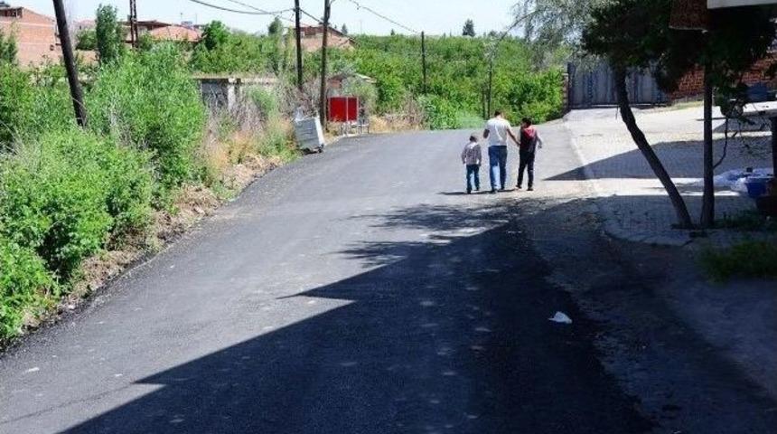 2 Mahallenin Yolları Asfaltlandı