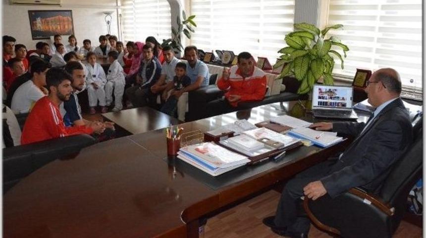 İl &Ouml;zel İdaresi Spor Kul&uuml;b&uuml;nden Genel Sekreter Bolat&rsquo;a Ziyaret