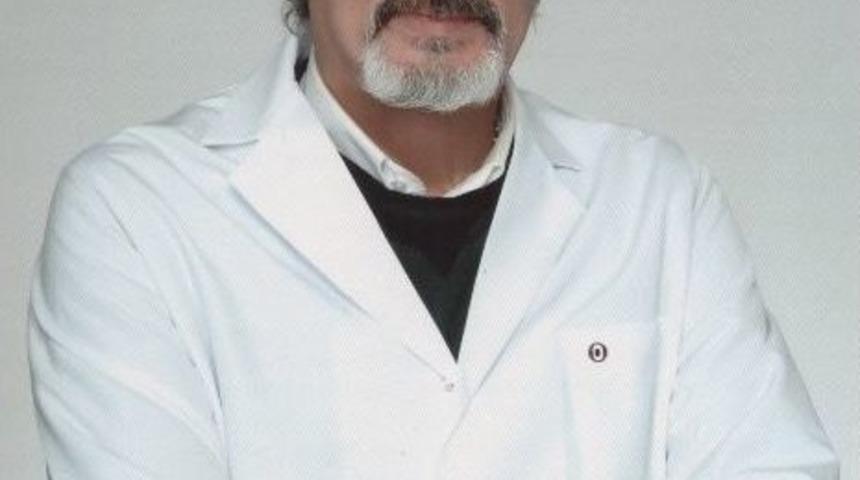 Dermatolog Ertek: "kaşlarınızı S&uuml;rekli Ovuşturmayın"