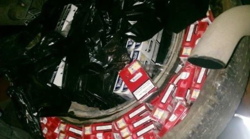 Gen&ccedil; Kadın 5 Bin 900 Paket Ka&ccedil;ak Sigarayla Yakalandı