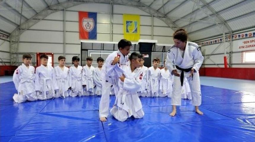 Altınordu&rsquo;da Futbolcular Judoyla Eğitiliyor