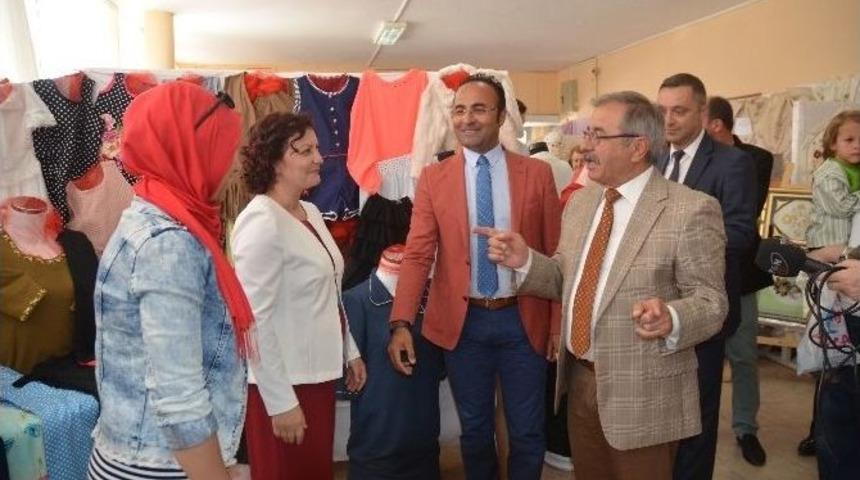 Halk Eğitim Merkezi Kursiyerlerinden Yıl Sonu Sergisi