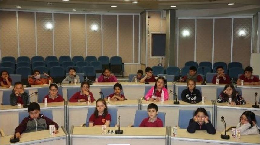 Yerel Y&ouml;netimler Dersini Meclis Salonunda İşlediler