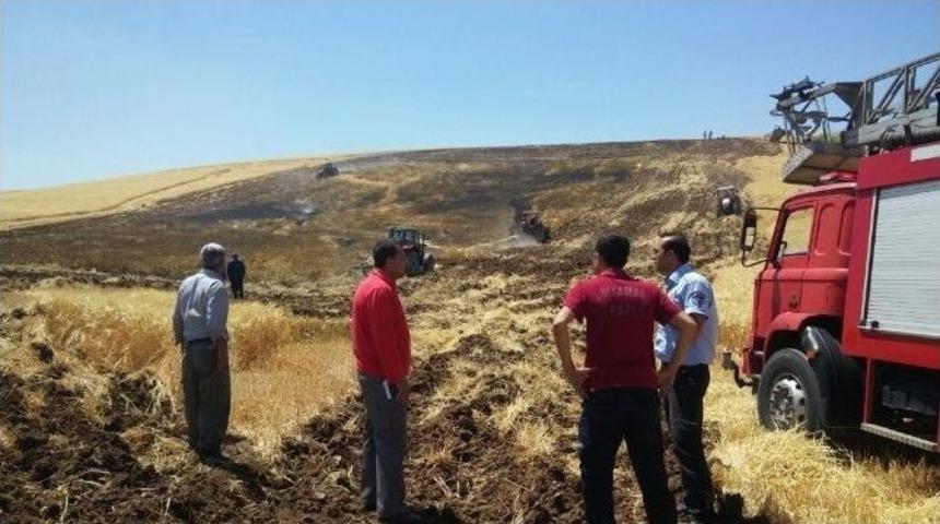 Ekin Hasadında Yangın &Ccedil;ıktı