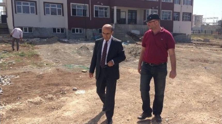 Vali Demirtaş, Okul İnşaatını İnceledi