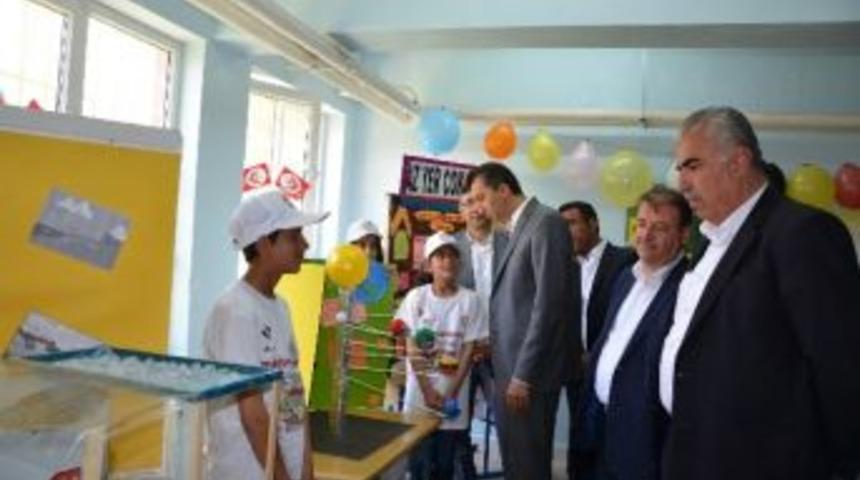 &Ouml;ğrenciler Eserlerini Sergiledi