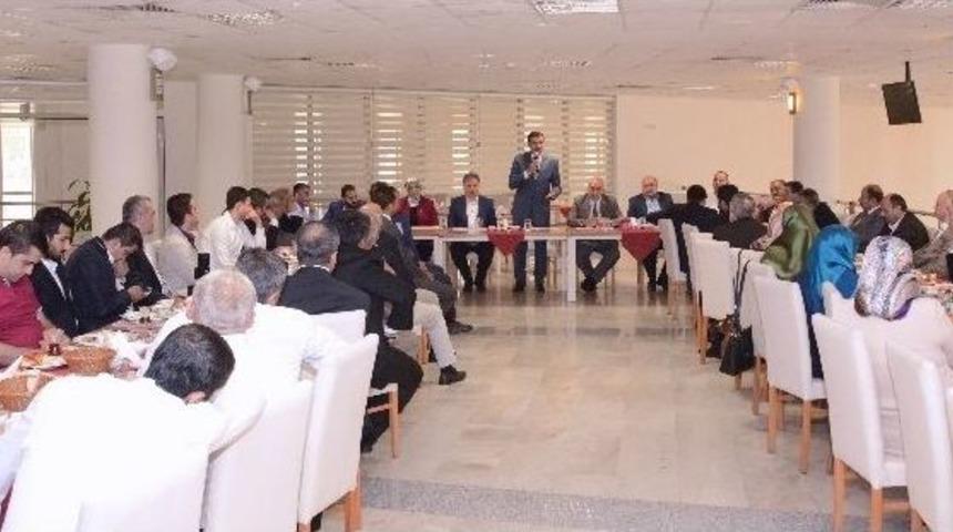 Bakan T&uuml;fenkci Malatyalı Hemşehrilerini Ağırladı