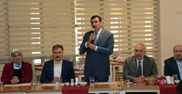 Bakan Tüfenkci Malatyalı Hemşehrilerini Ağırladı