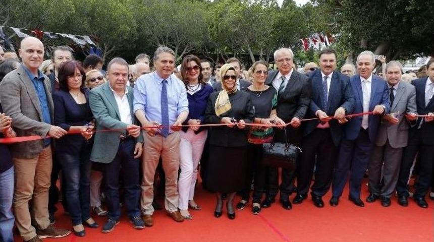 Muratpaşa&rsquo;nın Kadınları Ele Emeklerini Sergiye A&ccedil;tı