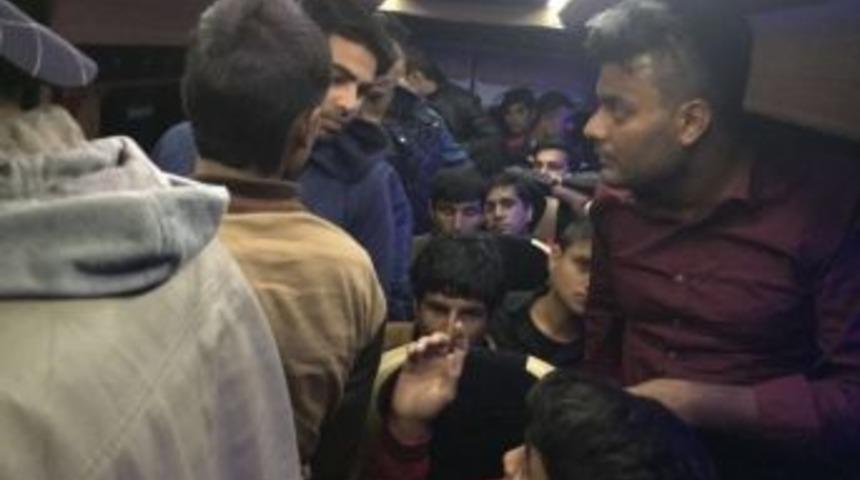 Edirne&rsquo;de Pakistan Uyruklu 32 Ka&ccedil;ak G&ouml;&ccedil;men Yakalandı