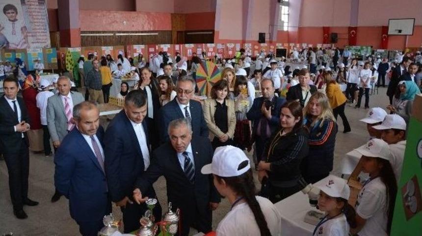 Okulda Bilim Fuarı Ve Resim Sergisi