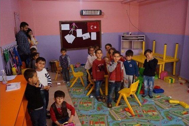 Cizre’de 3-6 Yaş Çocuk Bakımı Ve Oyun Odası Gelişimsel Etkinliği Kursu Açıldı