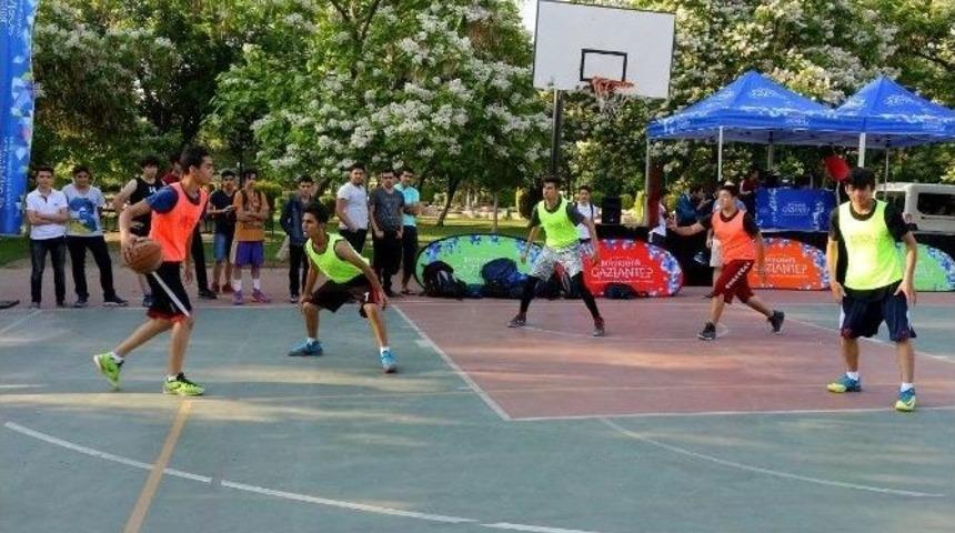 Gaziantep&rsquo;teki 12. Sokak Basketboluna Rekor Katılım