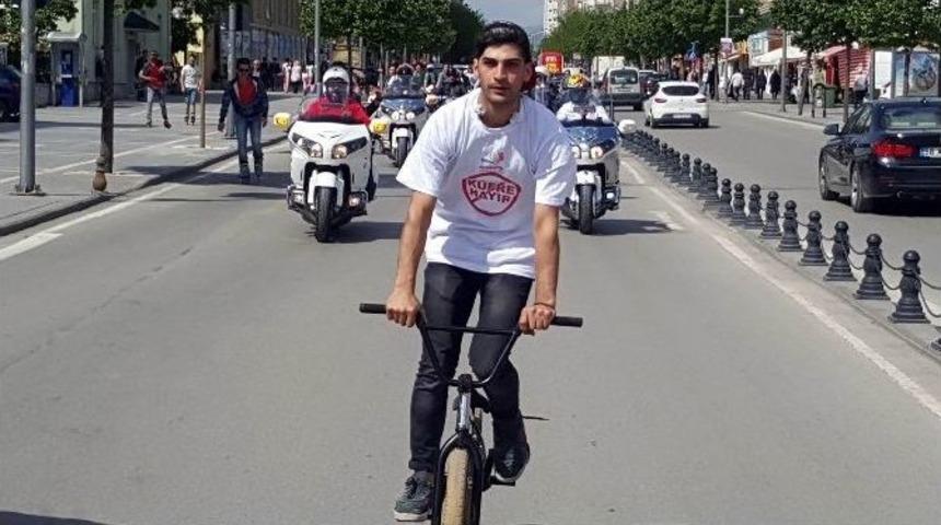 K&uuml;f&uuml;rs&uuml;z Yaşam İ&ccedil;in Pedal &Ccedil;evirdiler