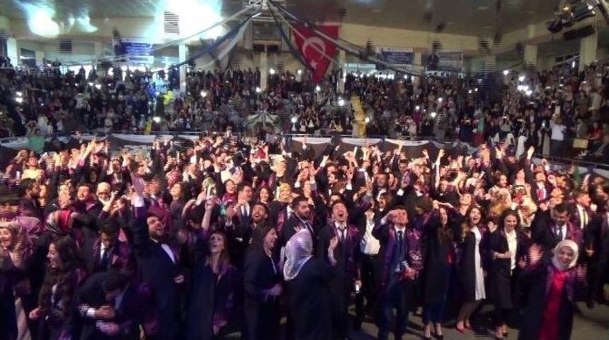 Et&uuml; İlk Mezunlarını Verdi