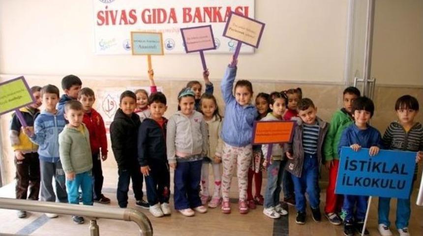 Minik &Ouml;ğrencilerden Hayat Ağacı&rsquo;na Anlamlı Yardım