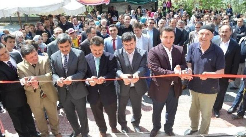 Saffet Şeker Ortaokulu&rsquo;nda Fuar A&ccedil;ılışı