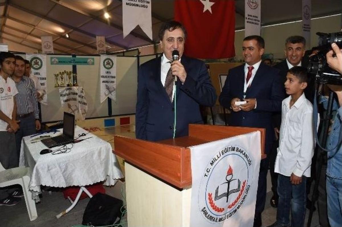 &Ouml;ğrencilerin Fuarını Vali K&uuml;&ccedil;&uuml;k A&ccedil;tı