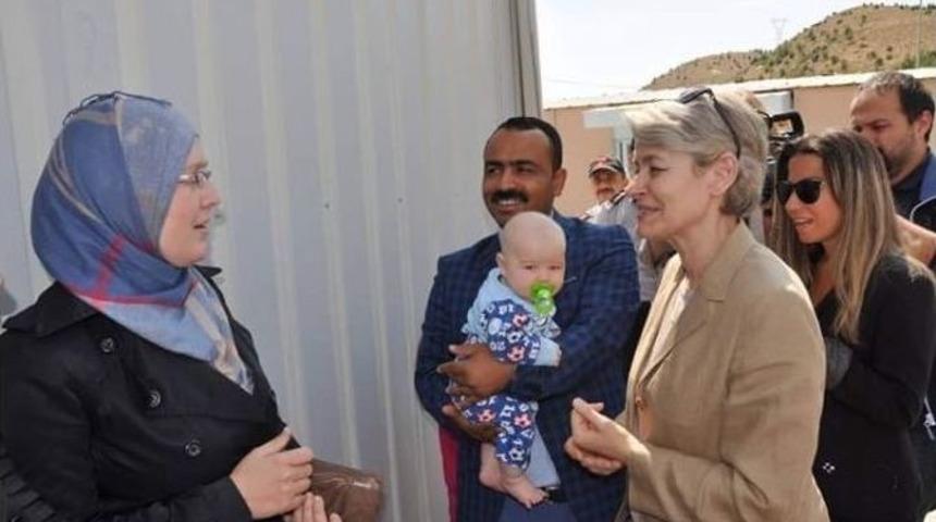 Unesco Genel Direkt&ouml;r&uuml; Irina Bokova Konteyner Kenti Ziyaret Etti