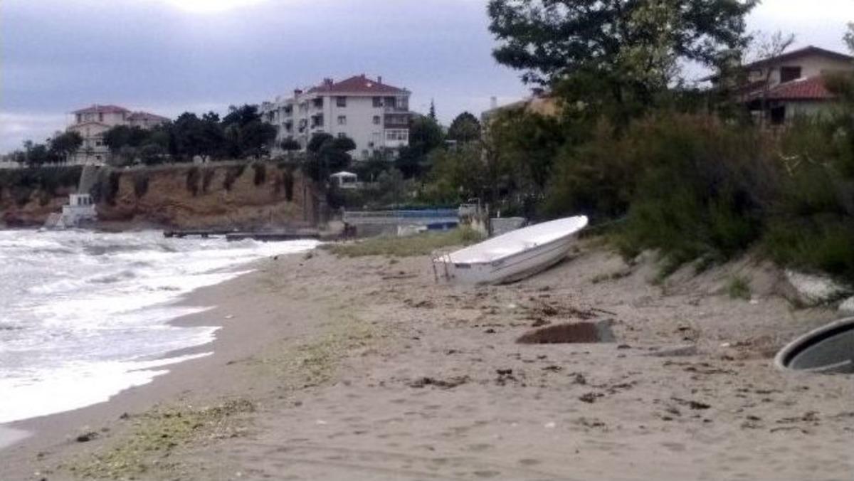 B&uuml;y&uuml;k&ccedil;ekmece&rsquo;de Denize Giren 2 Lise &Ouml;ğrencisi Boğuldu