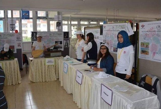 Yozgat Halide Edip Meslek Lisesi Tübitak Bilim Fuarında Projelerini Sergiledi