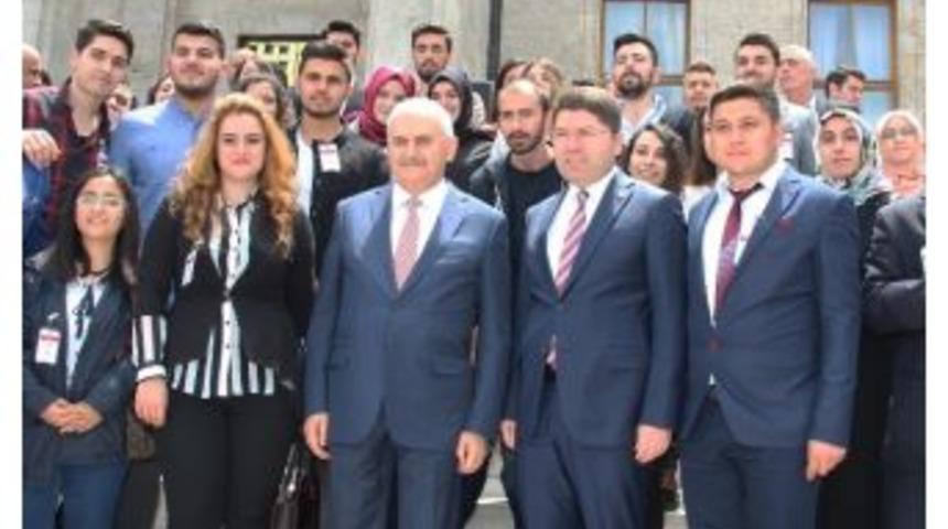 B&uuml; &Ouml;ğrencileri Başbakan Yıldırım Ve Milletvekili Tun&ccedil; İle G&ouml;r&uuml;şt&uuml;