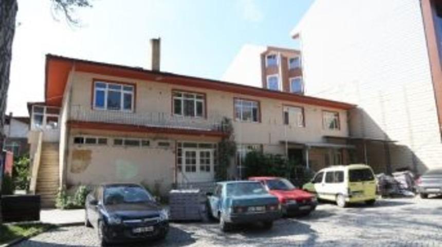 Sapanca Yeni Gen&ccedil;lik Merkezi&rsquo;ne Kavuşuyor