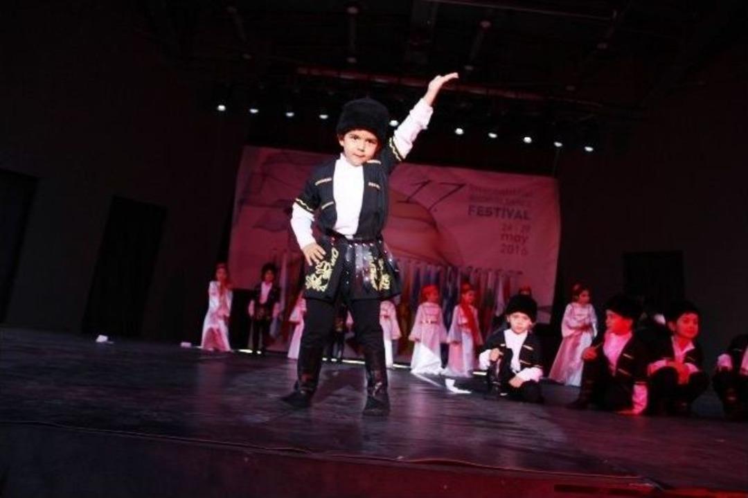 Minikler Dans Şovları İle B&uuml;y&uuml;ledi