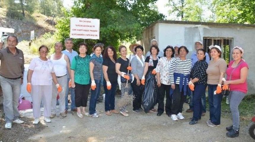 Chp&rsquo;liler Ortaca&rsquo;da &Ccedil;evre Temizliği Yaptı