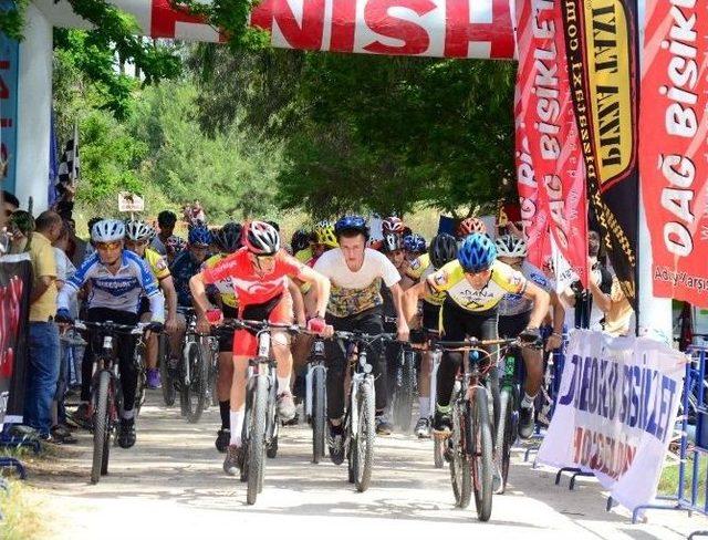 Adana’da Gençlik Kupası Bisiklet Yarışması 2