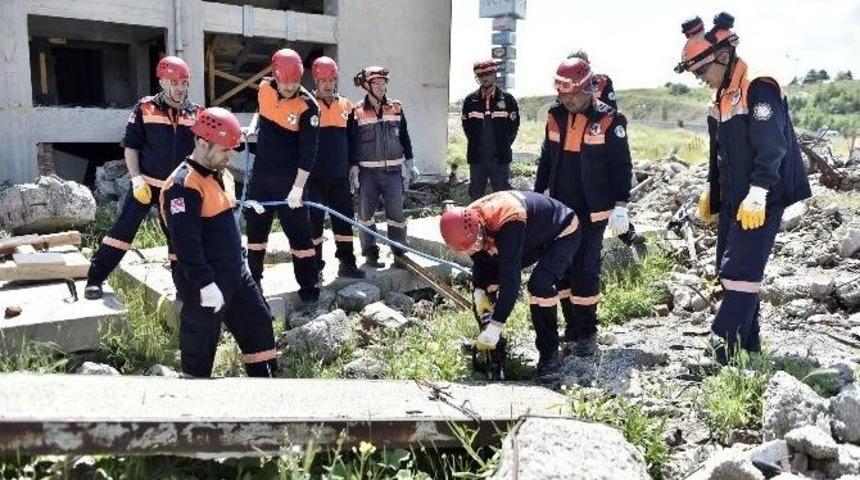 Makut Her Zaman G&ouml;reve Hazır