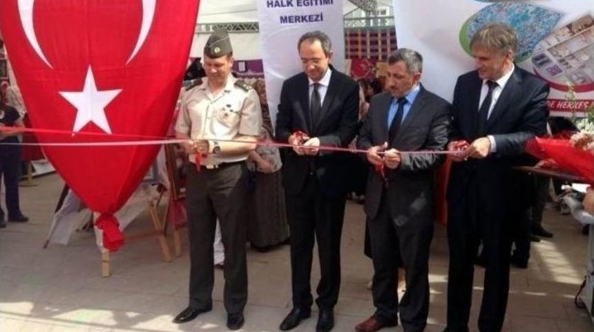 Halk Eğitim Merkezi Yılsonu Sergisi A&ccedil;ıldı