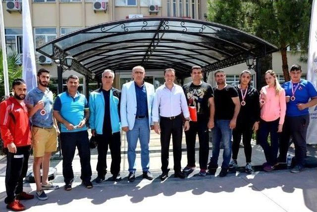 Aydınlı Kıckbokscular 7 Madalya İle D&ouml;nd&uuml; 1