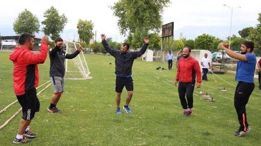D&ouml;şemealtı&rsquo;nda Başpehlivanların Eğlenceli Antrenmanı