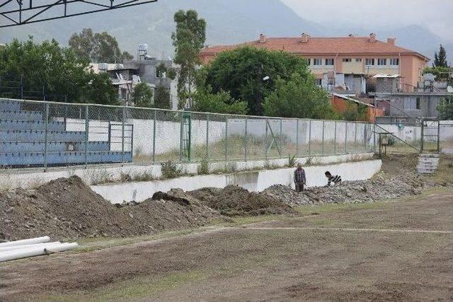 Dörtyol 9 Ocak Stadı’nda Yenileme Çalışması Başlatıldı