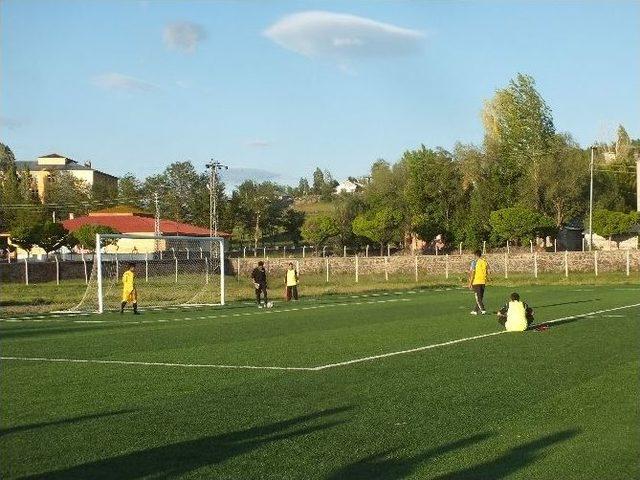 Malazgirt’te Liseler Arası Futbol Turnuvası