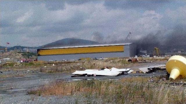 Tuzla Tersaneler B&ouml;lgesinde Korkutan Yangın 1
